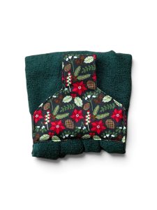 Hand towel to hang on a kitchen or AGA rail. Fastened with a magnetic popper.